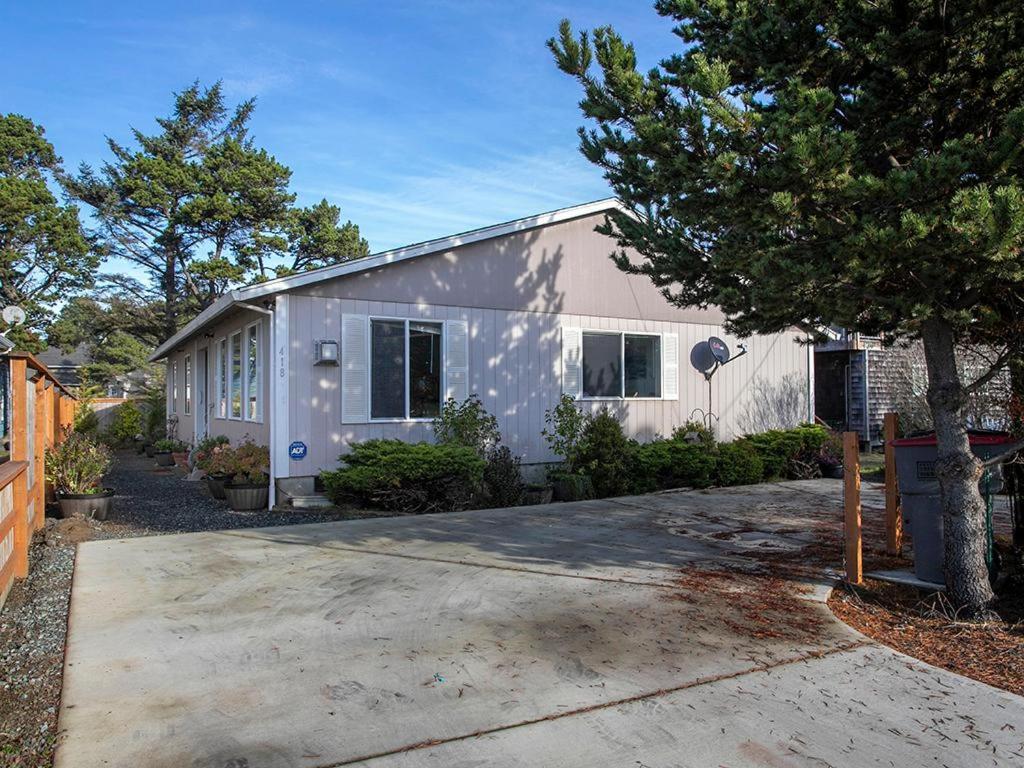 Family Tides In Seaside Villa Exterior photo